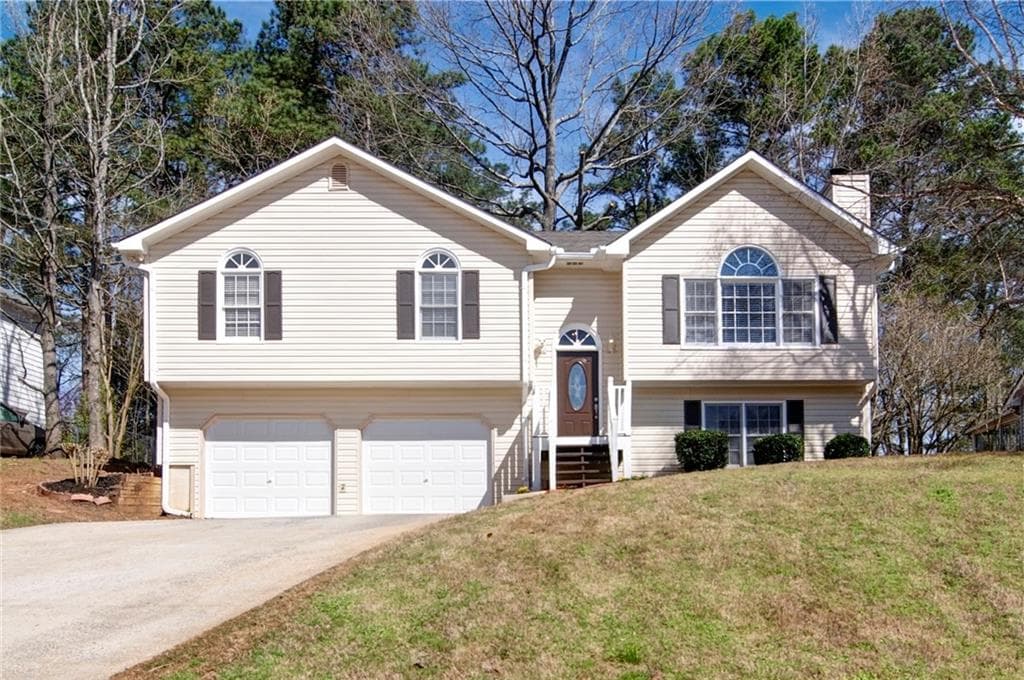 3 bedroom, 2 bathroom, 1,850 sq ft single family residence sold at 1113 Etowah Valley Lane, Woodstock, GA 30188