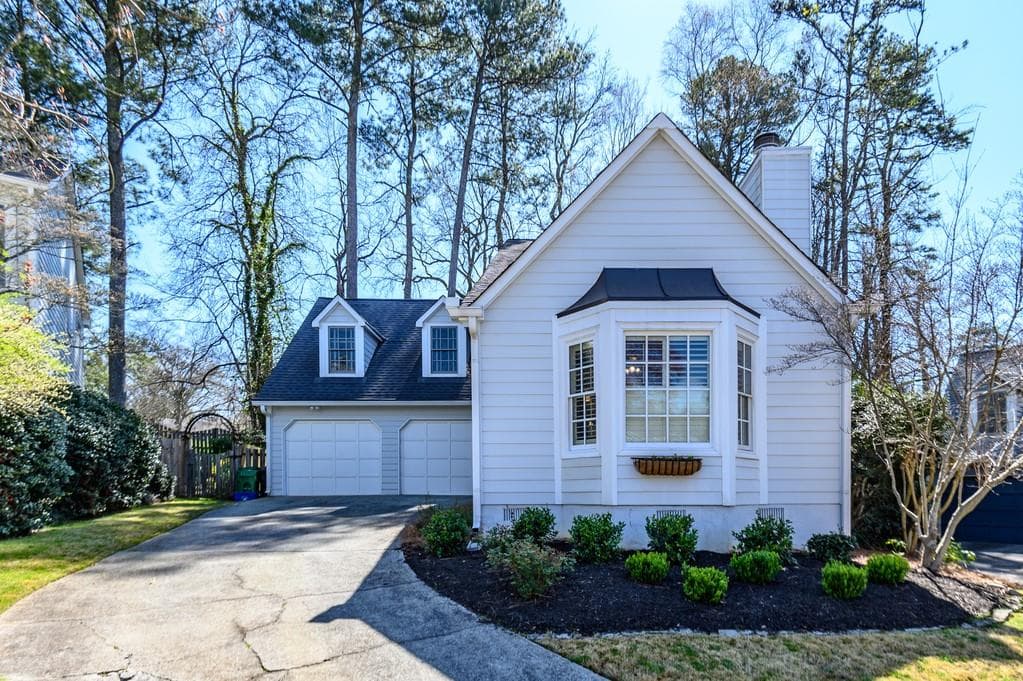3 bedroom, 3 bathroom, 1,914 sq ft single family residence sold at 1087 Club Place, Brookhaven, GA 30319