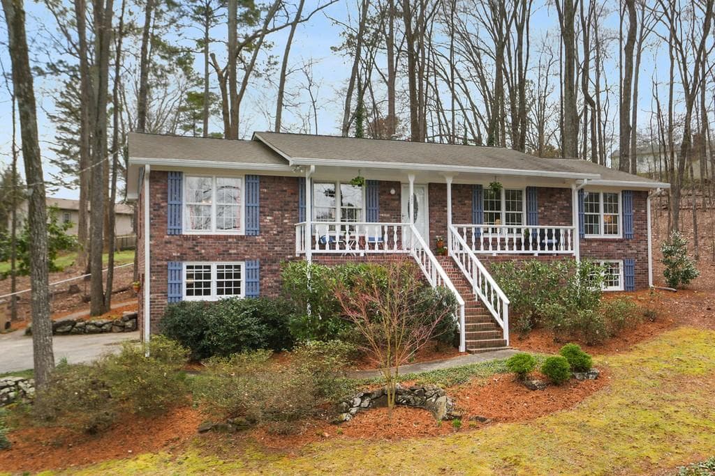 3 bedroom, 2 bathroom, 1,566 sq ft single family residence sold at 582 HIDDEN HILLS Court, Marietta, GA 30066
