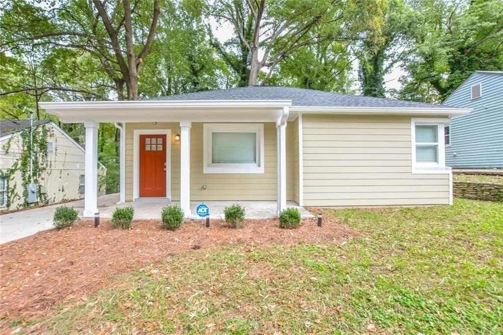 3 bedroom, 2 bathroom single family residence sold at 1350 GRAYMONT Drive, Atlanta, GA 30310