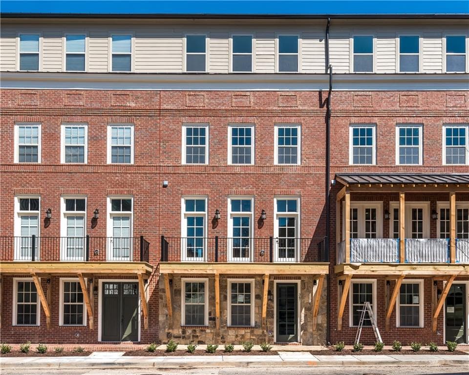 347 Blue Court, Marietta, GA 30060 — most recent listing photo