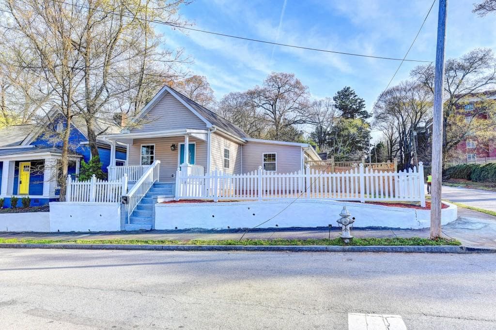 3 bedroom, 2 bathroom, 1,360 sq ft single family residence sold at 520 Arthur Street, Atlanta, GA 30310
