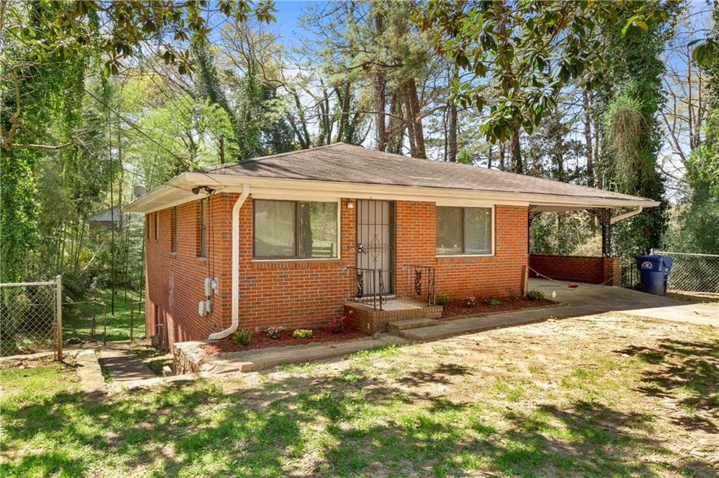 2 bedroom, 2 bathroom, 1,090 sq ft single family residence sold at 518 Pegg Rd Road, Atlanta, GA 30315