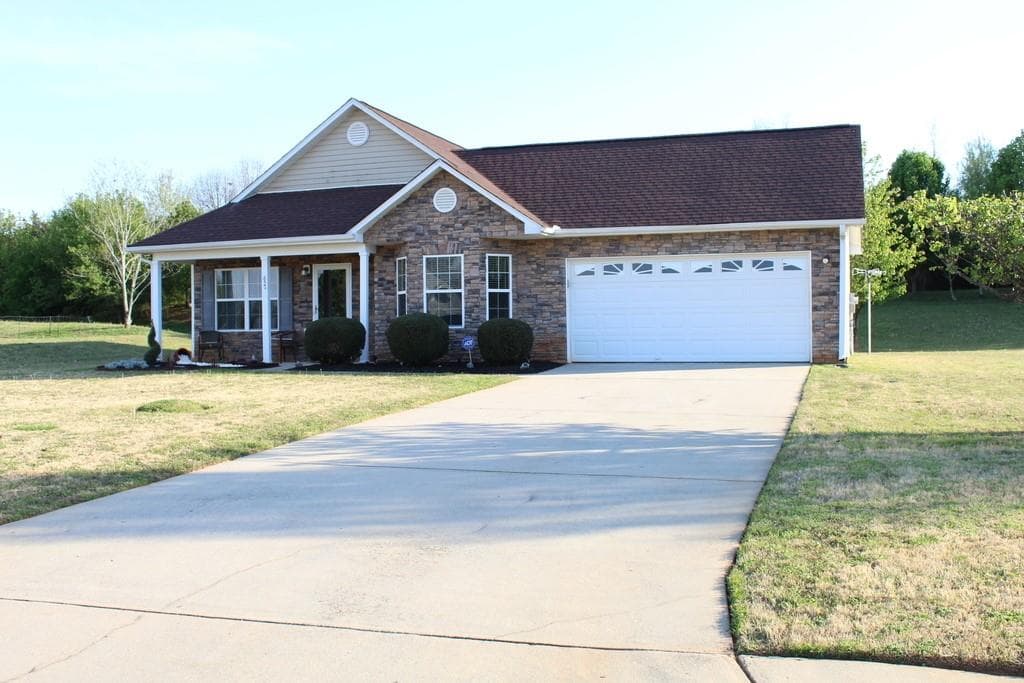 3 bedroom, 2 bathroom single family residence sold at 657 Everlasting Way 2, Locust Grove, GA 30248