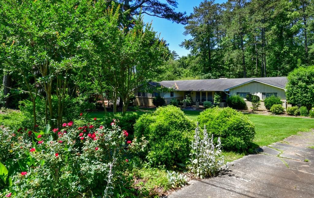 125 Blackland Court, Marietta, GA 30067 — most recent listing photo