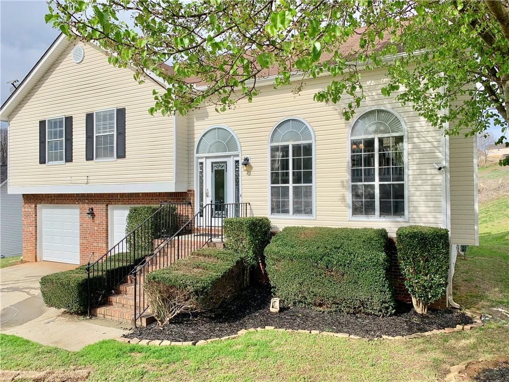 5496 Riverchase Drive, Flowery Branch, GA 30542 — most recent listing photo