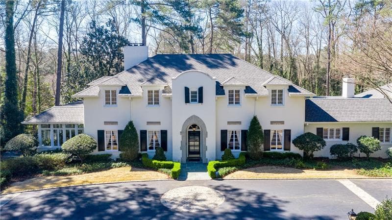 5 bedroom, 7 bathroom, 10,902 sq ft single family residence sold at 1840 River Forest Road, Atlanta, GA 30327