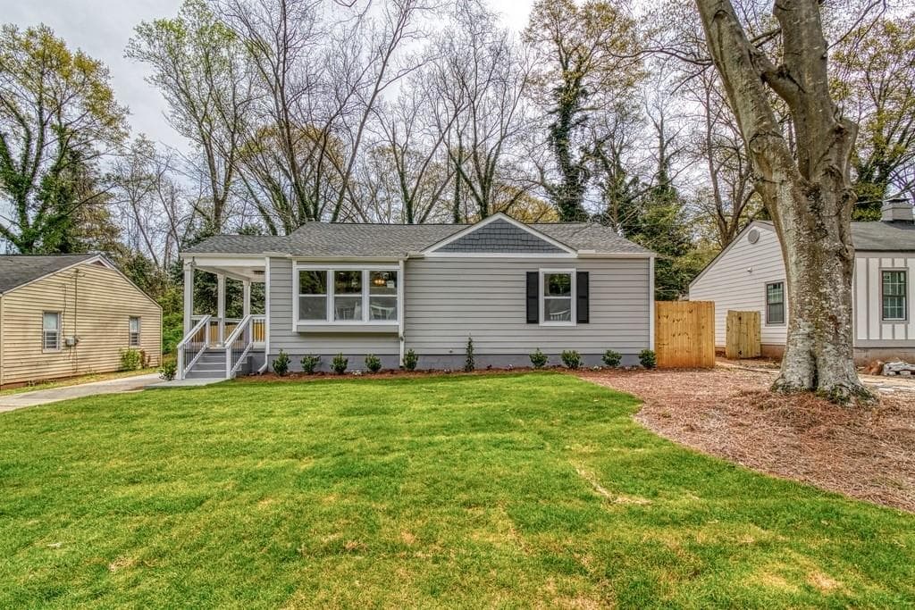 3 bedroom, 2 bathroom, 1,467 sq ft single family residence sold at 1140 EDGEFIELD Drive, Atlanta, GA 30310