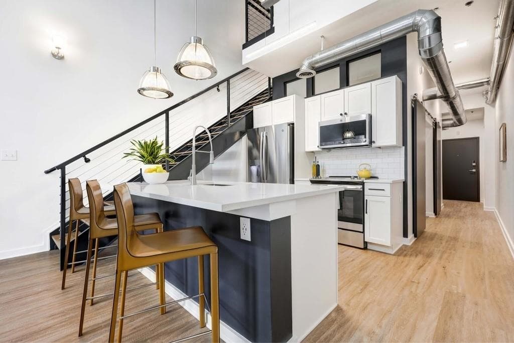 2 bedroom, 2 bathroom, 1,328 sq ft condominium sold at 260 18th Street 10208, Atlanta, GA 30363