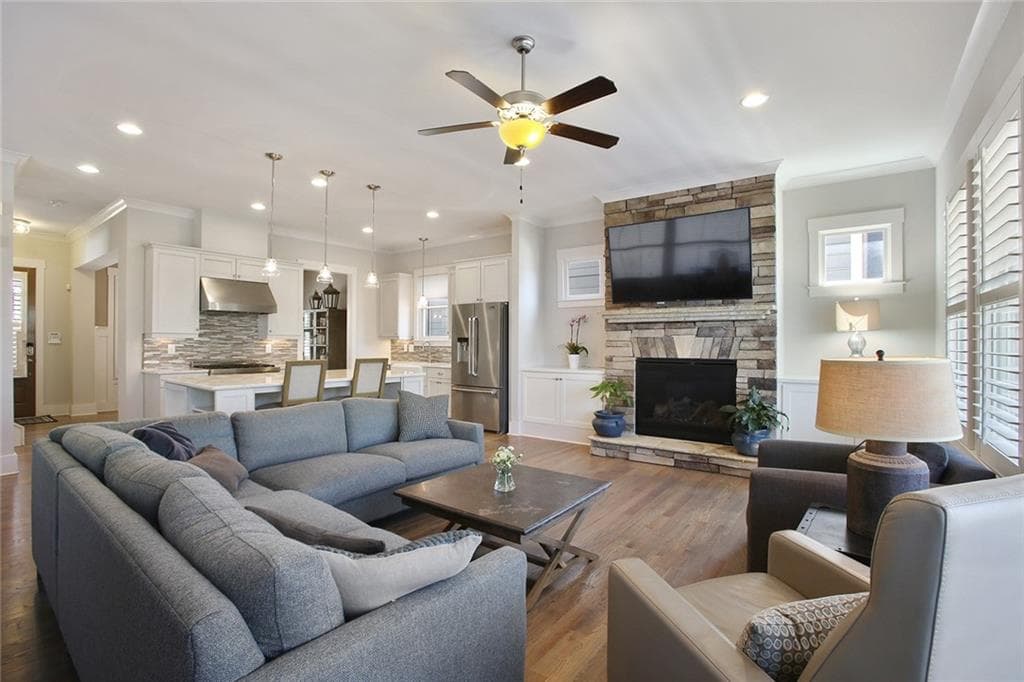 4 bedroom, 4 bathroom, 2,500 sq ft single family residence sold at 1330 English Street, Atlanta, GA 30318