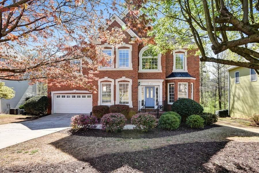 5 bedroom, 4 bathroom, 2,696 sq ft single family residence sold at 1165 Arbor Creek Drive, Roswell, GA 30076