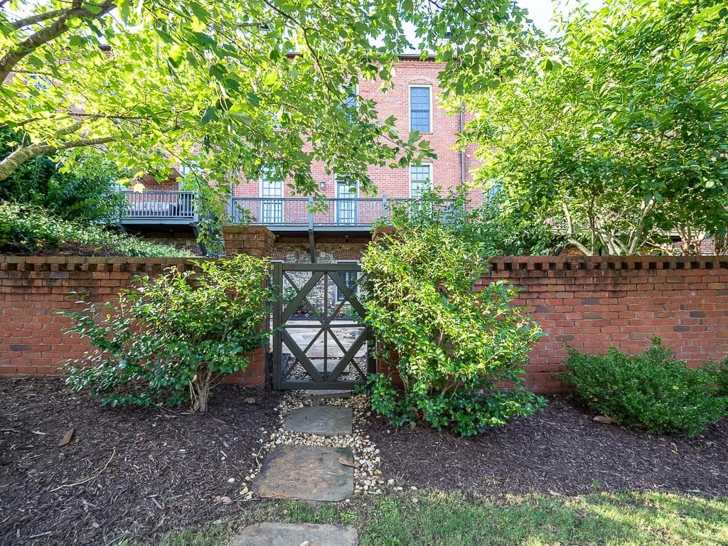120 Founders Mill Court, Roswell, GA 30075 — most recent listing photo