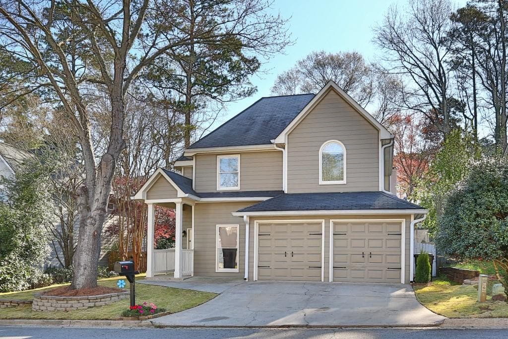 3 bedroom, 3 bathroom, 2,547 sq ft single family residence sold at 5479 Bridge Pointe Drive, Alpharetta, GA 30005