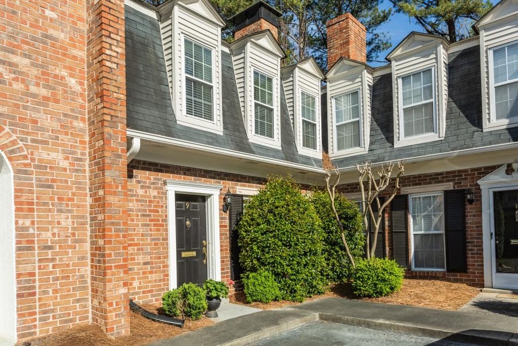 2 bedroom, 3 bathroom, 1,320 sq ft condominium sold at 9 Independence Place, Atlanta, GA 30318