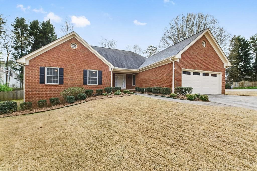 374 Bayshore Court, Suwanee, GA 30024 — most recent listing photo