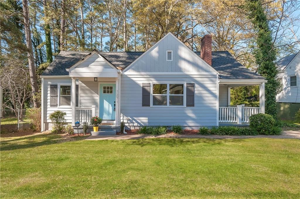 3 bedroom, 2 bathroom, 1,396 sq ft single family residence sold at 1271 Avon Avenue, Atlanta, GA 30310