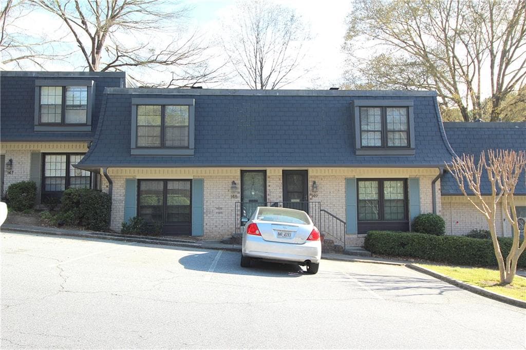 2 bedroom, 3 bathroom, 1,300 sq ft townhouse sold at 148 Maribeau Square 148, Atlanta, GA 30327