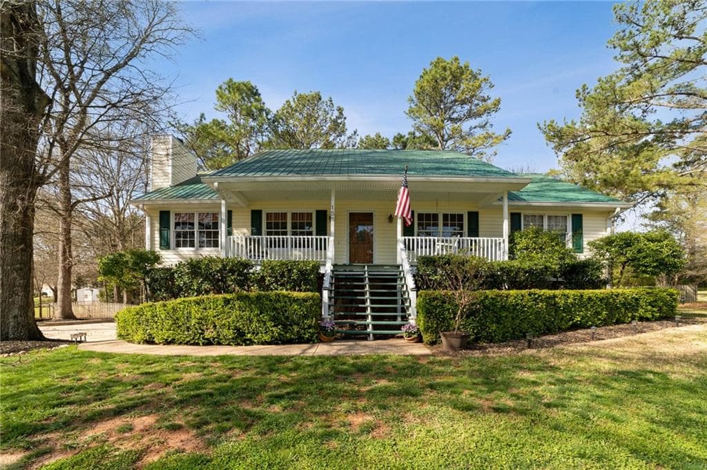 3 bedroom, 2 bathroom, 1,456 sq ft single family residence sold at 158 Village Court, Woodstock, GA 30188