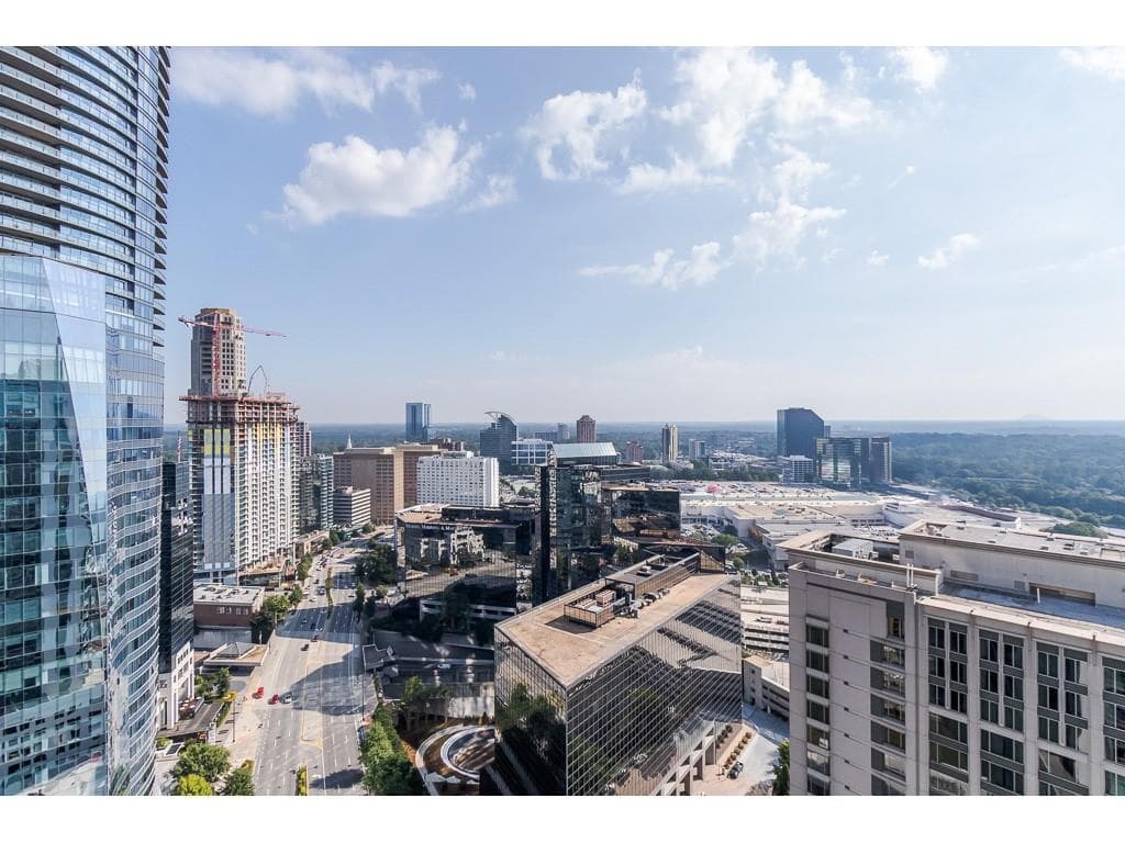 2 bedroom, 2 bathroom, 1,223 sq ft condominium sold at 3324 Peachtree Road 2801, Atlanta, GA 30326