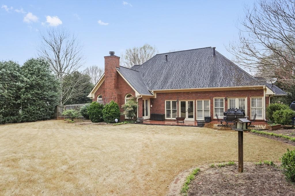 130 Kiveton Park Drive, Roswell, GA 30075 — most recent listing photo