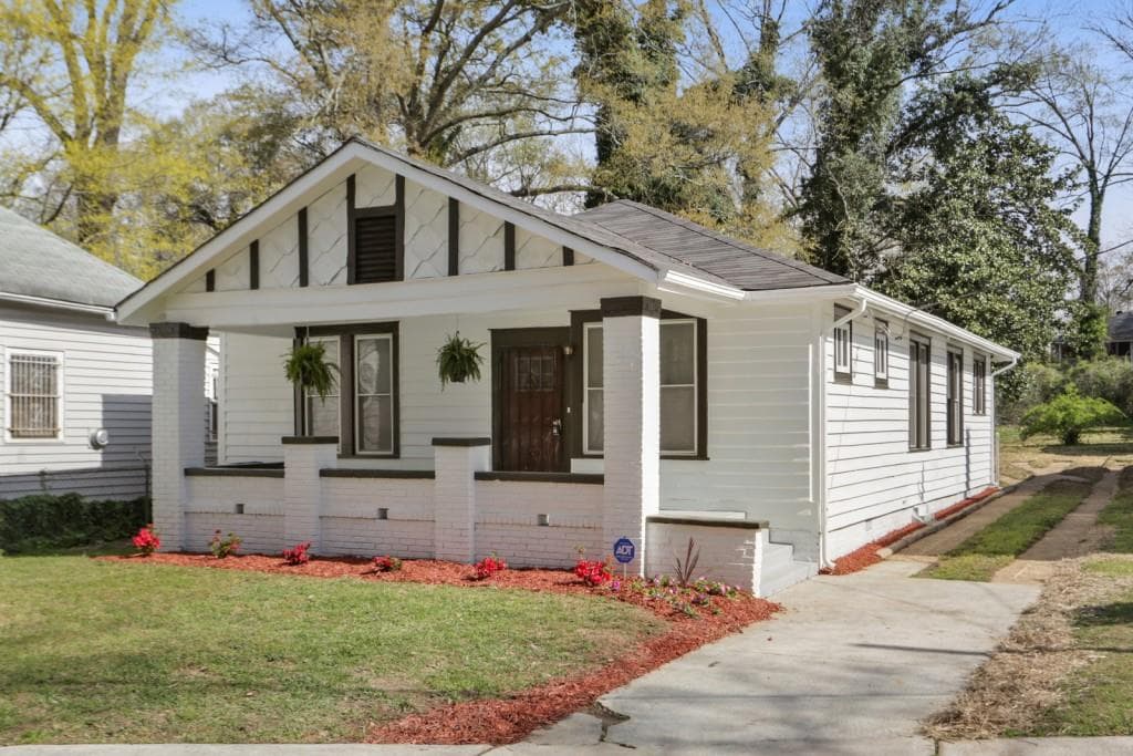 3 bedroom, 2 bathroom, 1,332 sq ft single family residence sold at 1559 Montreat Place, Atlanta, GA 30311
