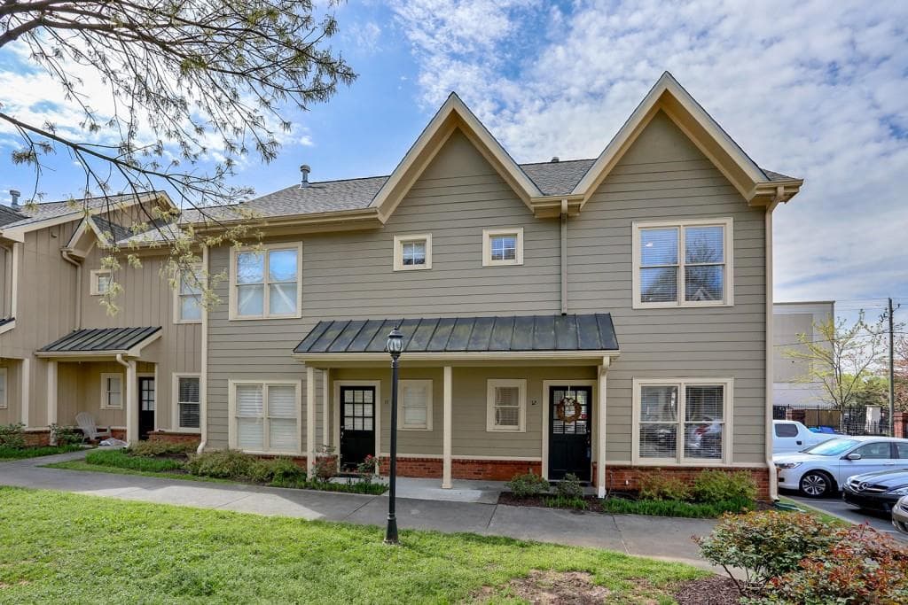2 bedroom, 3 bathroom, 1,206 sq ft townhouse sold at 1516 Howell Mill Road 12, Atlanta, GA 30318
