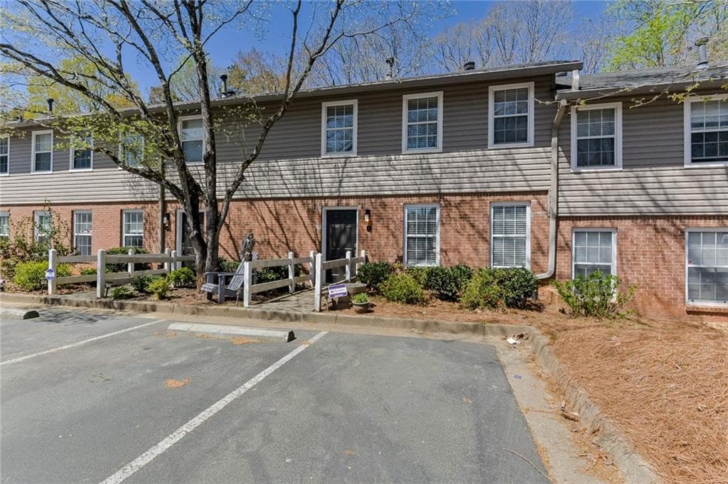 7750 Roswell Road 9D, Atlanta, GA 30350 — most recent listing photo