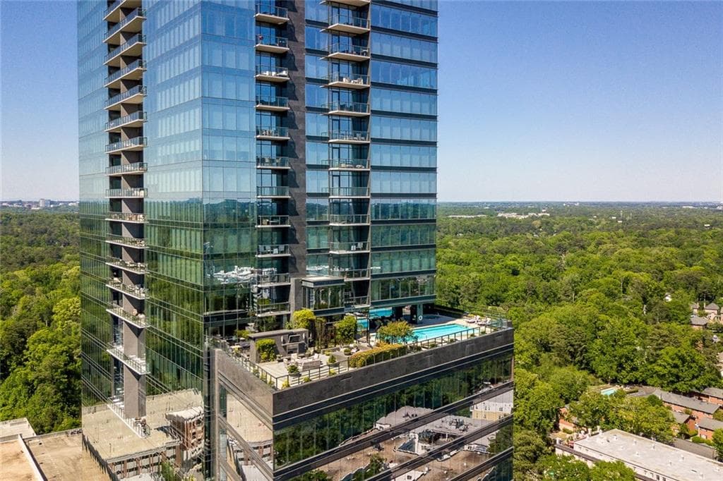 2 bedroom, 3 bathroom, 2,881 sq ft condominium sold at 3630 Peachtree Road 3003, Atlanta, GA 30326