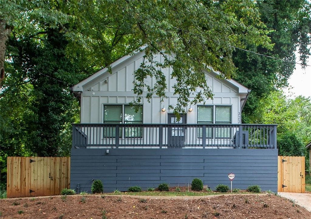 3 bedroom, 2 bathroom, 1,104 sq ft single family residence sold at 323 Lawton Street, Atlanta, GA 30310