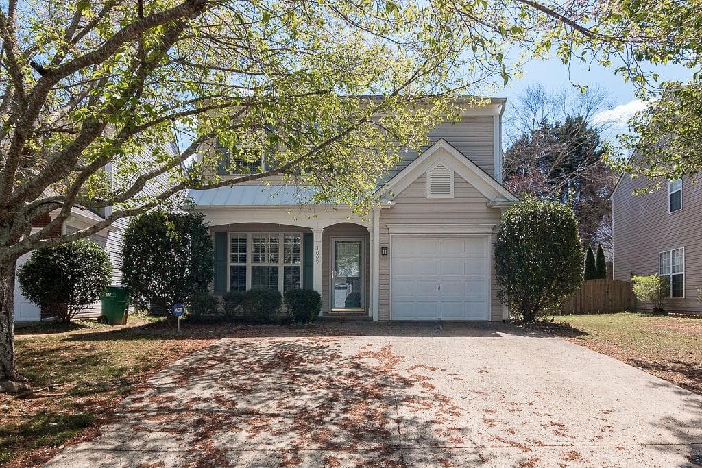 3 bedroom, 3 bathroom, 1,436 sq ft single family residence sold at 1099 Dunedin Trail, Woodstock, GA 30188