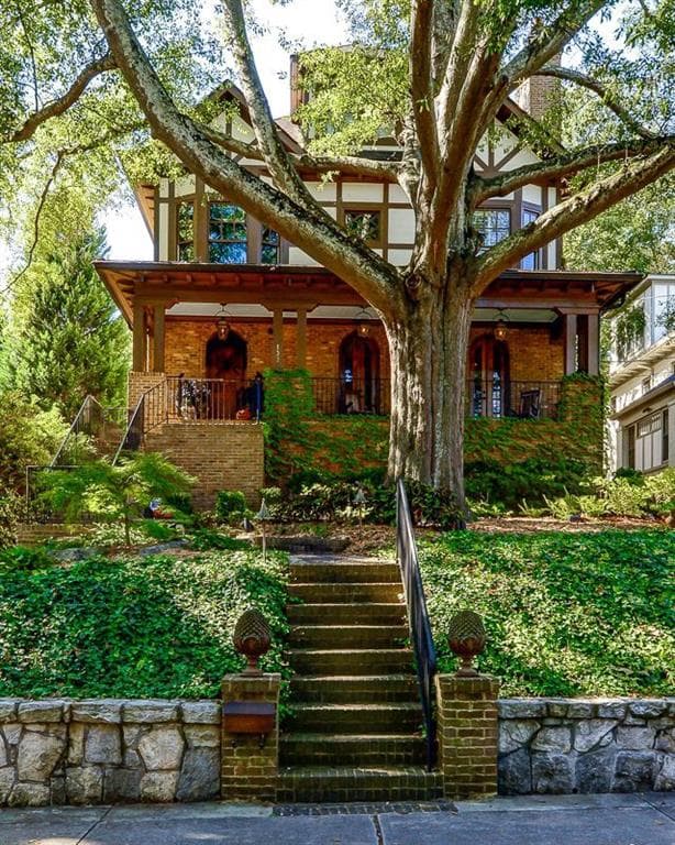 5 bedroom, 6 bathroom, 6,100 sq ft single family residence sold at 1326 Lanier Boulevard, Atlanta, GA 30306
