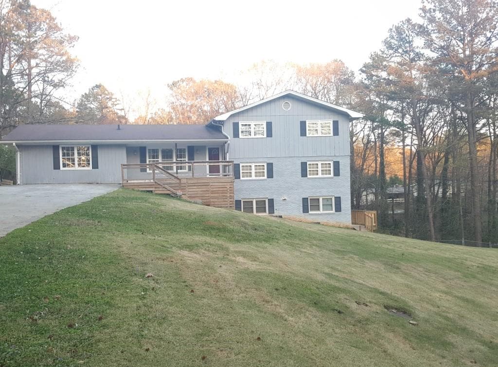 6033 Lakeshore Drive, Mableton, GA 30126 — most recent listing photo