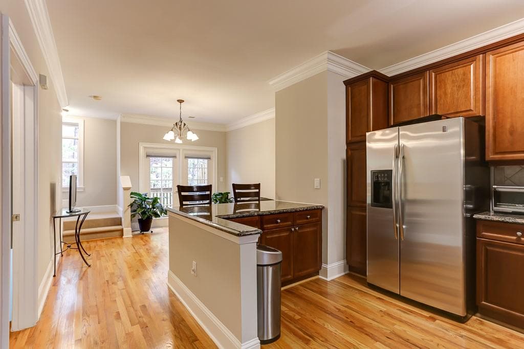 2 bedroom, 3 bathroom, 2,070 sq ft townhouse sold at 1104 Glenridge Place, Atlanta, GA 30342