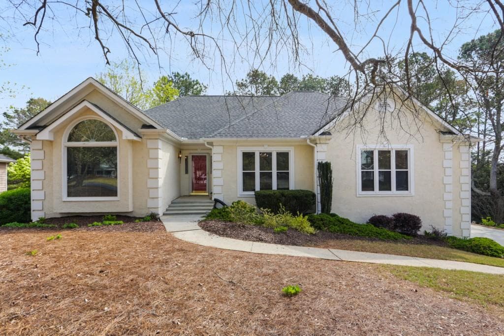 4 bedroom, 3 bathroom, 2,014 sq ft single family residence sold at 1318 Willow Tree Drive, Woodstock, GA 30188