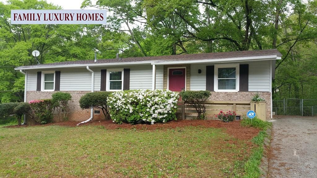 4 bedroom, 2 bathroom, 1,296 sq ft single family residence sold at 901 NW Ridge Avenue, Atlanta, GA 30318