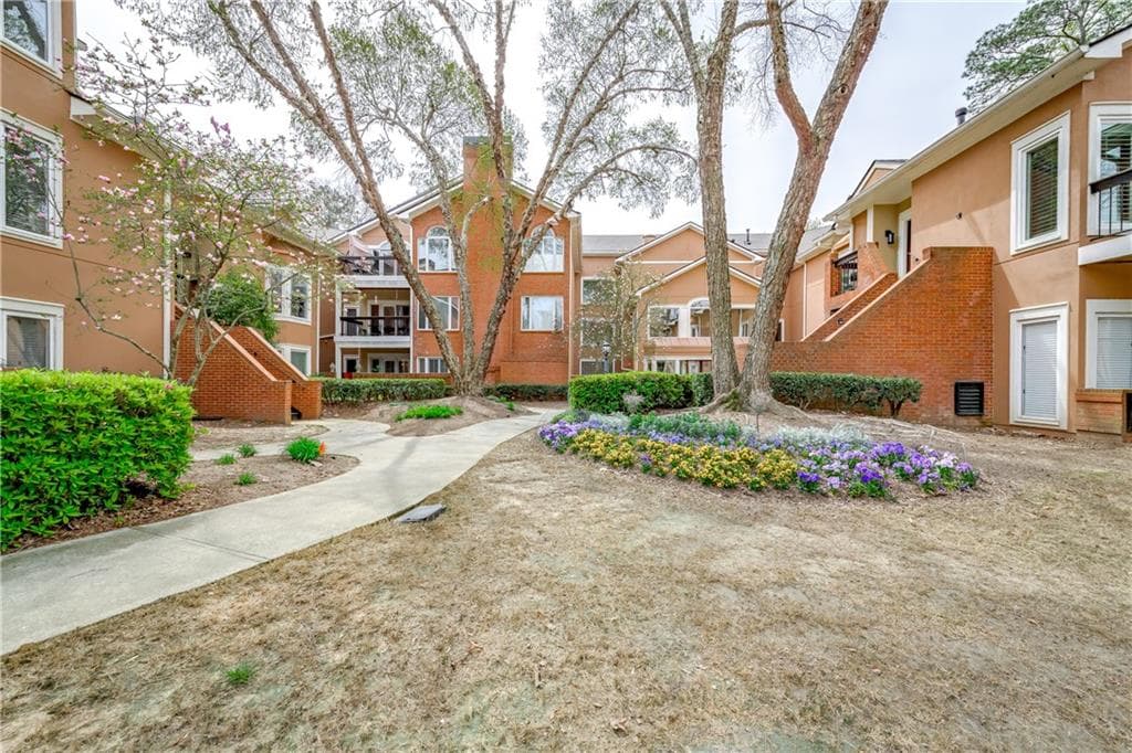 5202 Brooke Ridge Drive, Dunwoody, GA 30338 — most recent listing photo