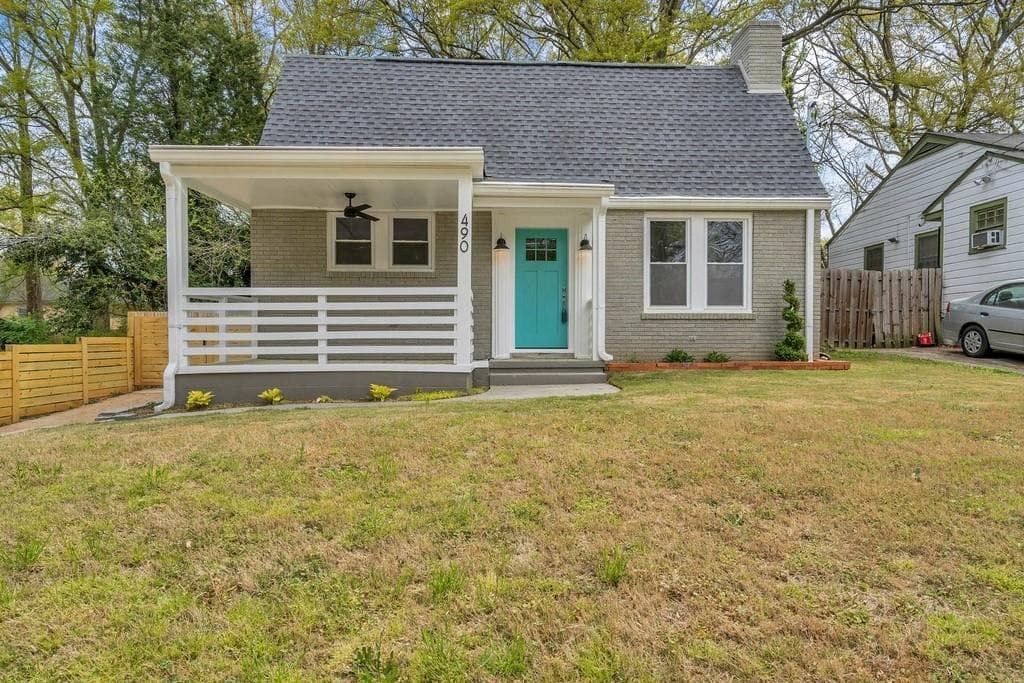 3 bedroom, 2 bathroom, 1,615 sq ft single family residence sold at 490 GLENDALOUGH Place, Atlanta, GA 30310