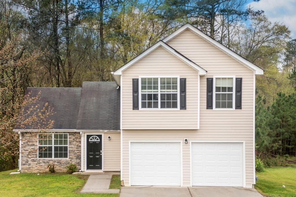 3 bedroom, 3 bathroom, 1,699 sq ft single family residence sold at 6941 Foxmoor Way, Douglasville, GA 30134