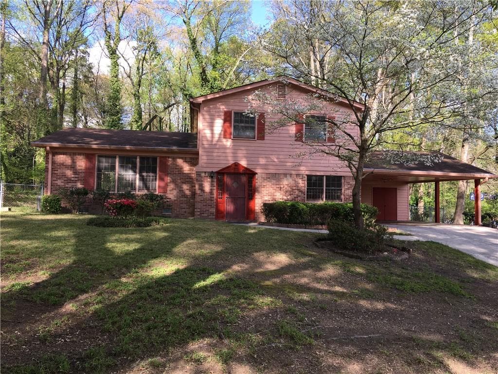 3 bedroom, 3 bathroom, 1,173 sq ft single family residence sold at 811 Vanderbilt Court, Atlanta, GA 30318