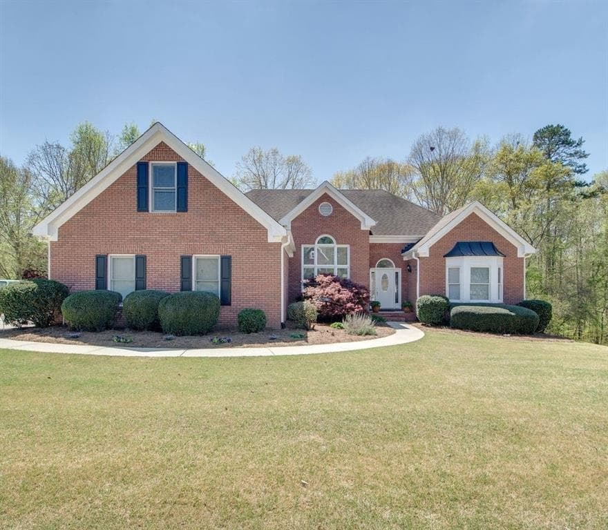 3 bedroom, 3 bathroom single family residence sold at 2481 RIVER RUN Drive, Dacula, GA 30019