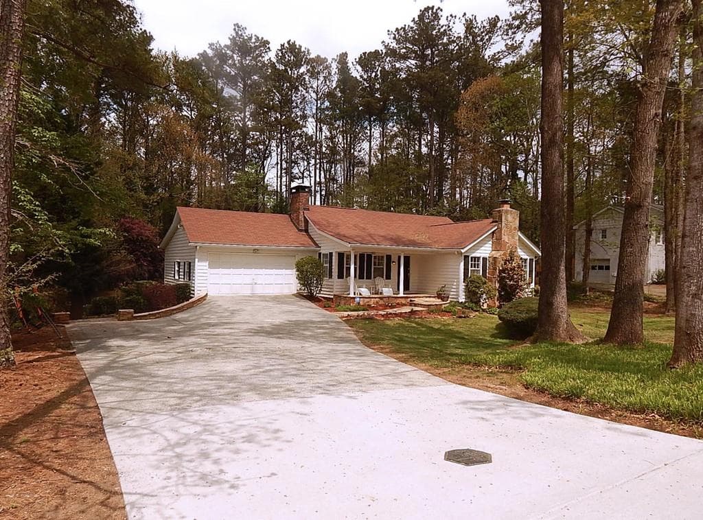2905 Village Drive, Marietta, GA 30062 — most recent listing photo