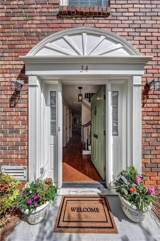 70 Old Ivy Road 34, Atlanta, GA 30342 — most recent listing photo