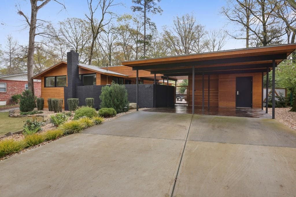 3207 Howell Drive, Smyrna, GA 30080 — most recent listing photo
