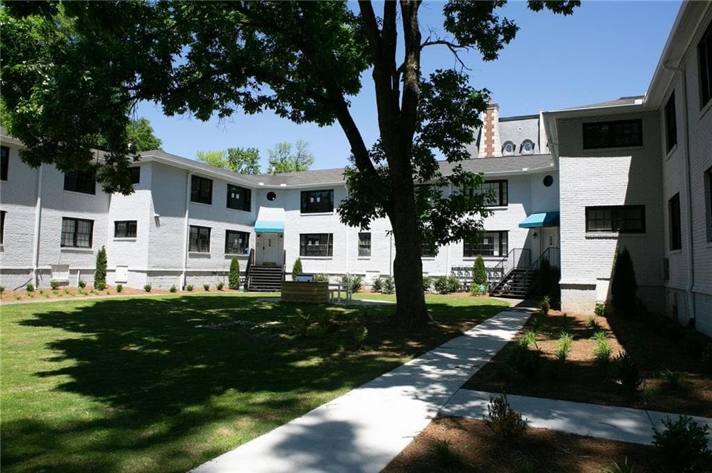 2 bedroom, 2 bathroom, 884 sq ft condominium sold at 99 Peachtree Memorial Drive 99-A1, Atlanta, GA 30309
