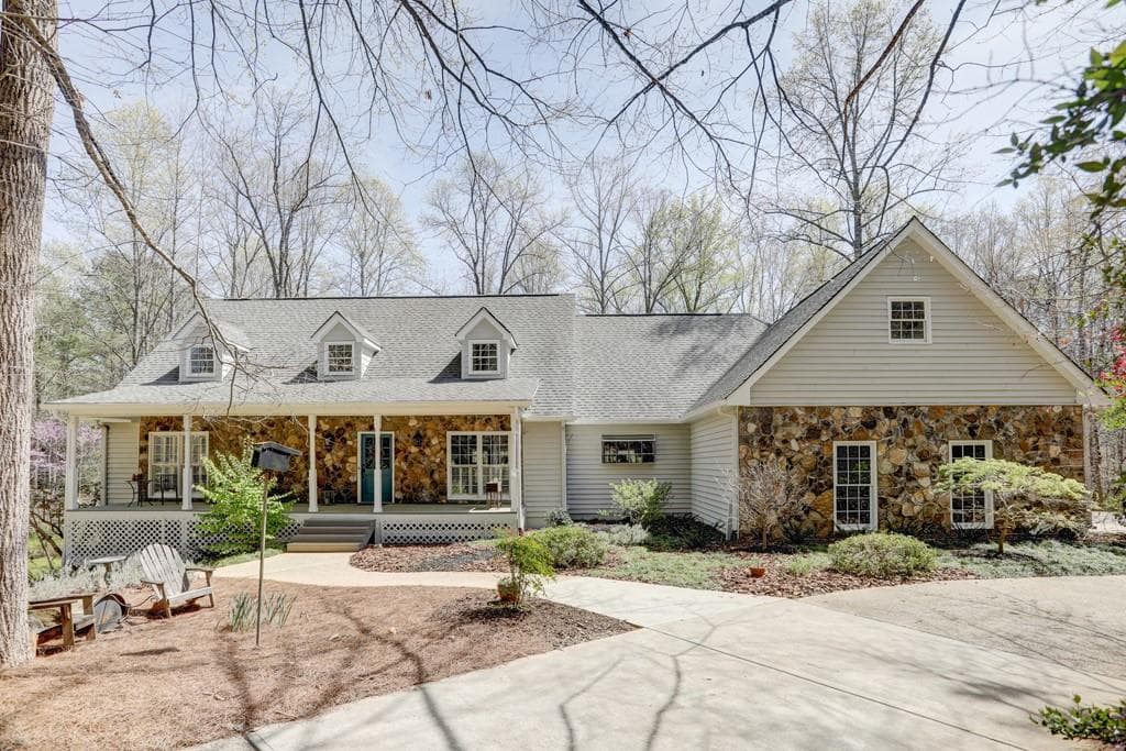 4 bedroom, 4 bathroom, 4,011 sq ft single family residence sold at 13605 BIRMINGHAM Highway, Alpharetta, GA 30004