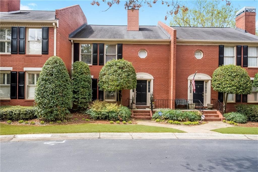 2 bedroom, 4 bathroom, 1,784 sq ft townhouse sold at 1203 Defoors Mill Drive, Atlanta, GA 30318