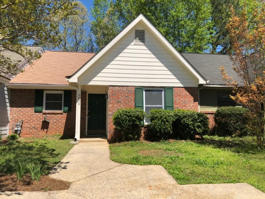 2 bedroom, 2 bathroom, 888 sq ft condominium sold at 2050 Jebs Court, Kennesaw, GA 30144