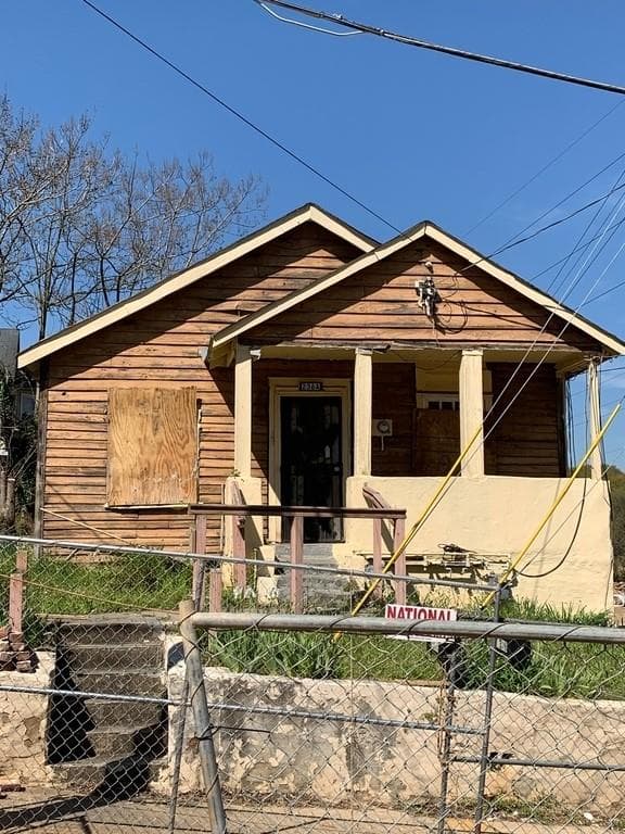5 bedroom, 3 bathroom, 1,242 sq ft single family residence sold at 236 WALNUT Street, Atlanta, GA 30314
