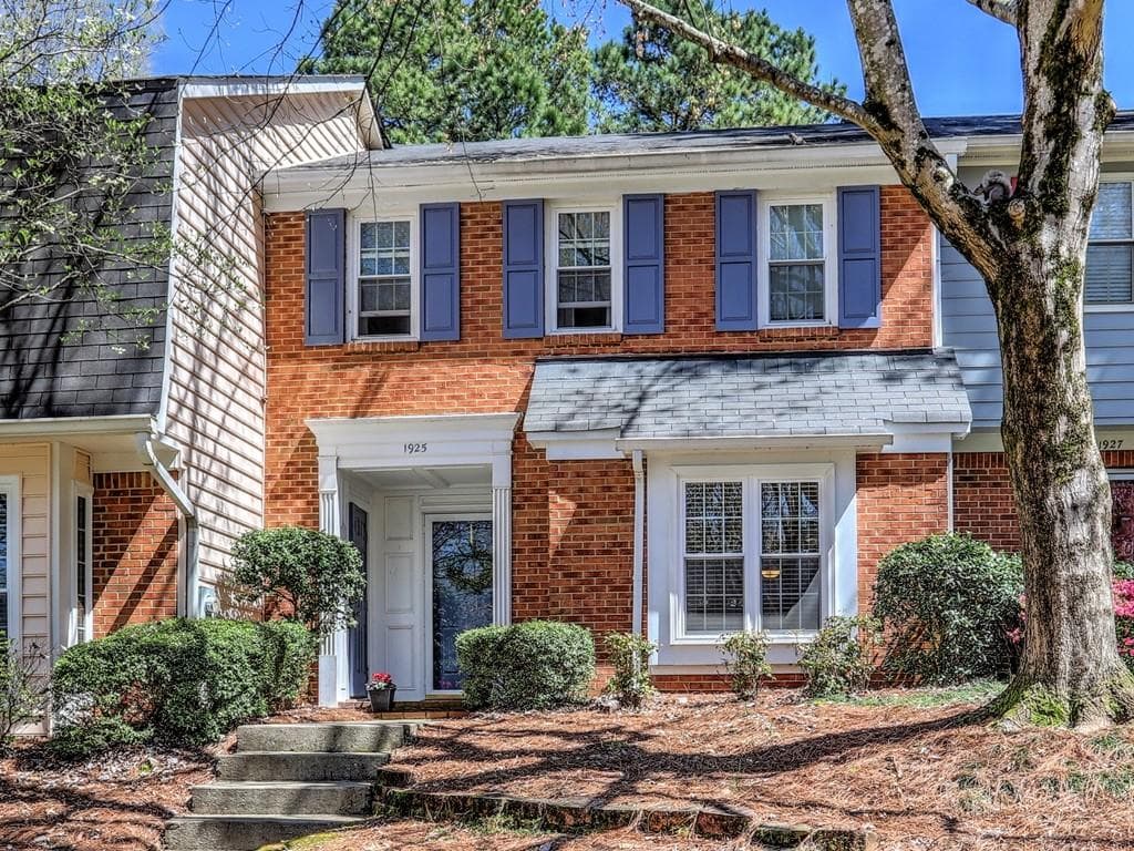 1925 Ivy Glen Drive, Smyrna, GA 30082 — most recent listing photo