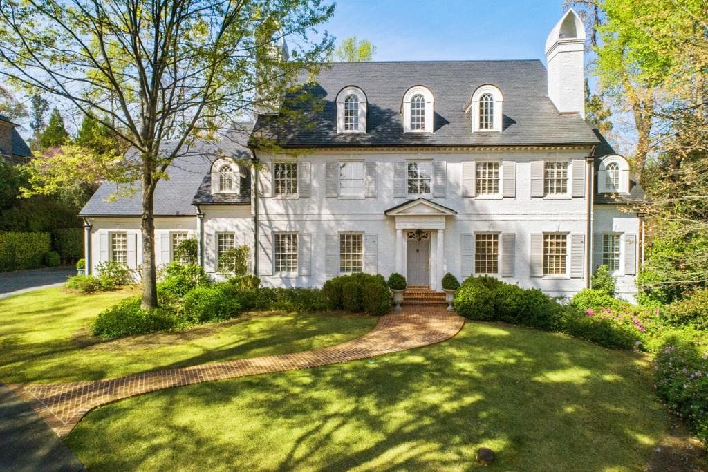 7 bedroom, 9 bathroom, 6,347 sq ft single family residence sold at 875 W Paces Ferry Road, Atlanta, GA 30327